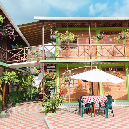 Hotel Dona Triny ซัปซูร์โร ภายนอก รูปภาพ