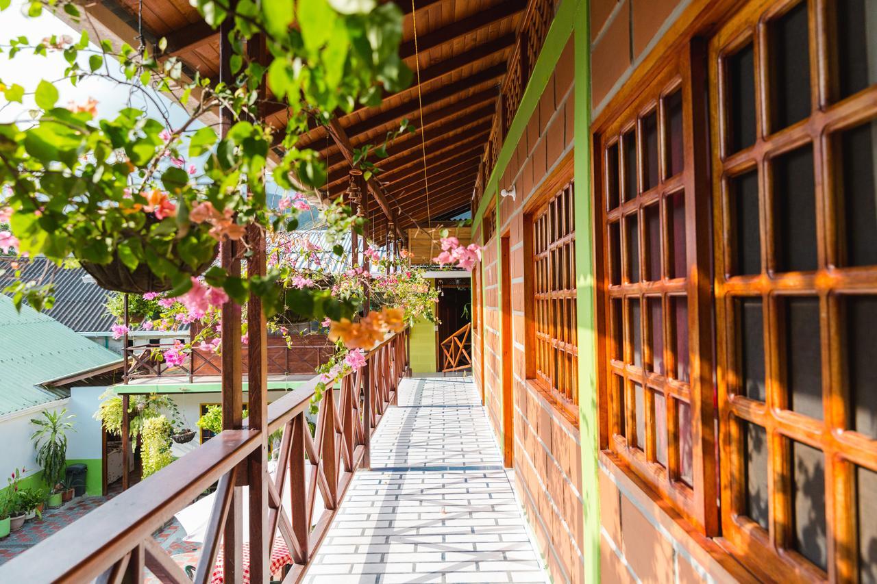 Hotel Dona Triny ซัปซูร์โร ภายนอก รูปภาพ