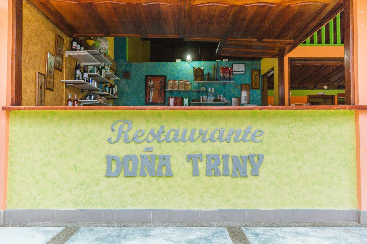 Hotel Dona Triny ซัปซูร์โร ภายนอก รูปภาพ