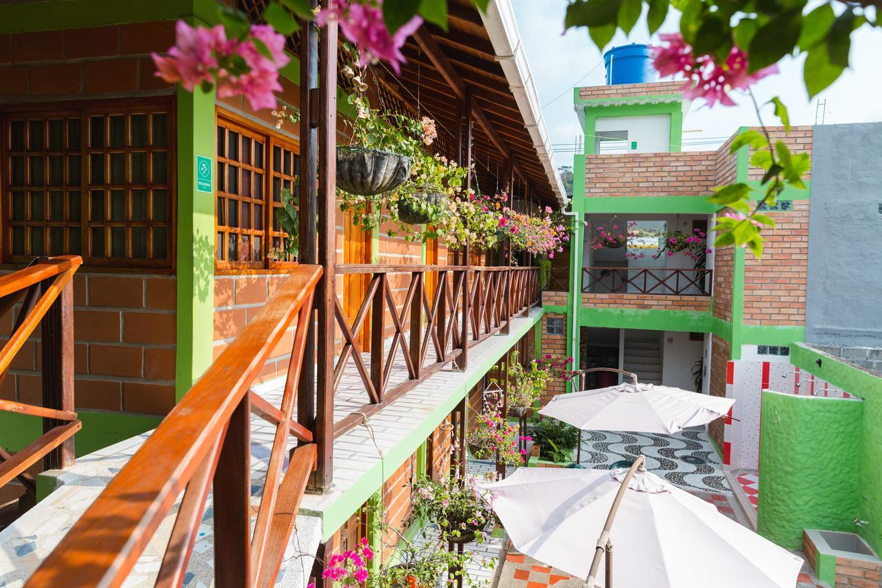 Hotel Dona Triny ซัปซูร์โร ภายนอก รูปภาพ